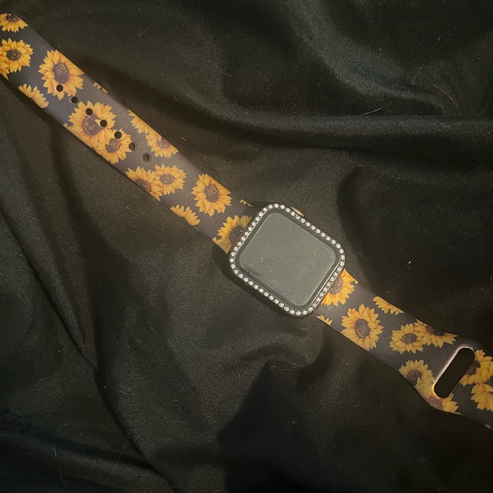 Apple Watch 8.5 series 32 memory only had for a year before I upgraded.